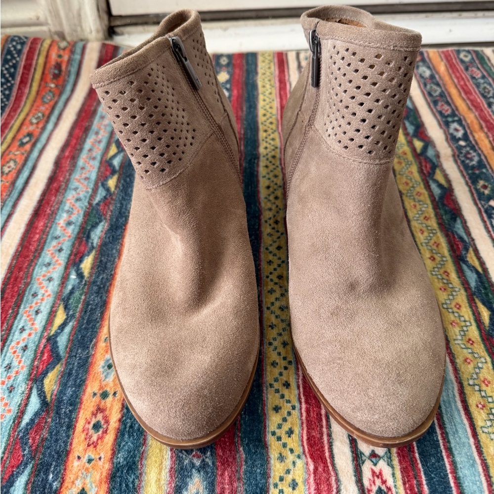 Lucky Brand Womens Suede Boots Booties Perforated Side Zip